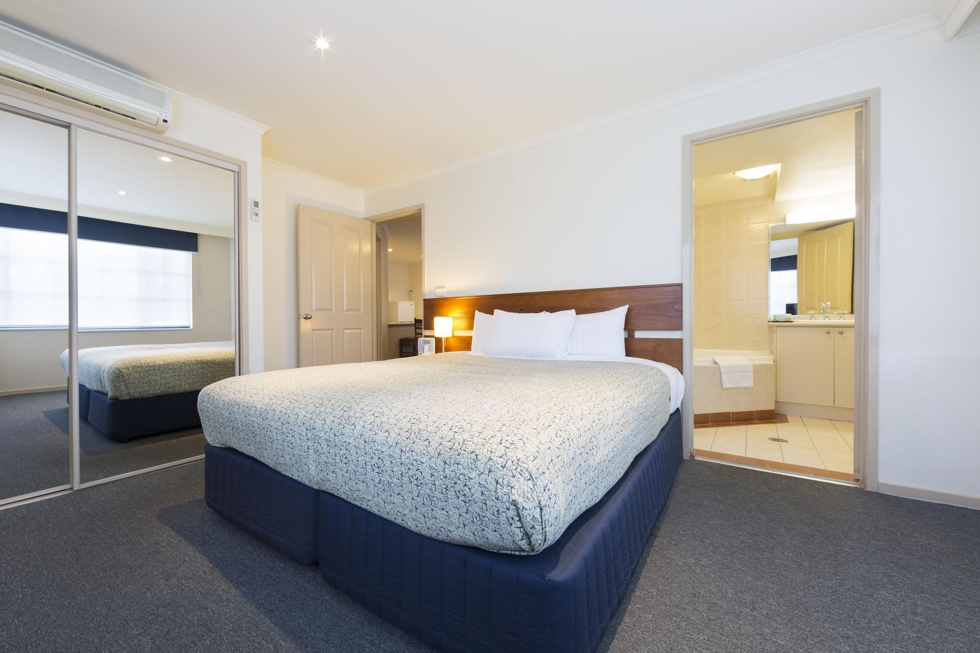 Canberra Parklands Central Apartment Hotel Official Екстериор снимка