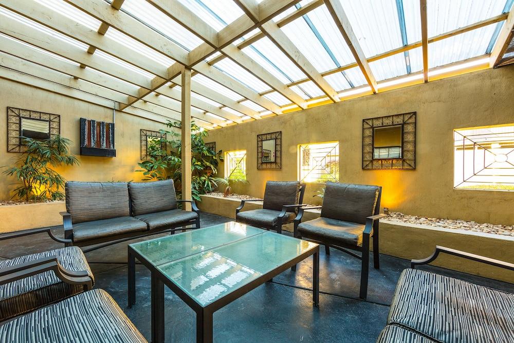 Canberra Parklands Central Apartment Hotel Official Екстериор снимка